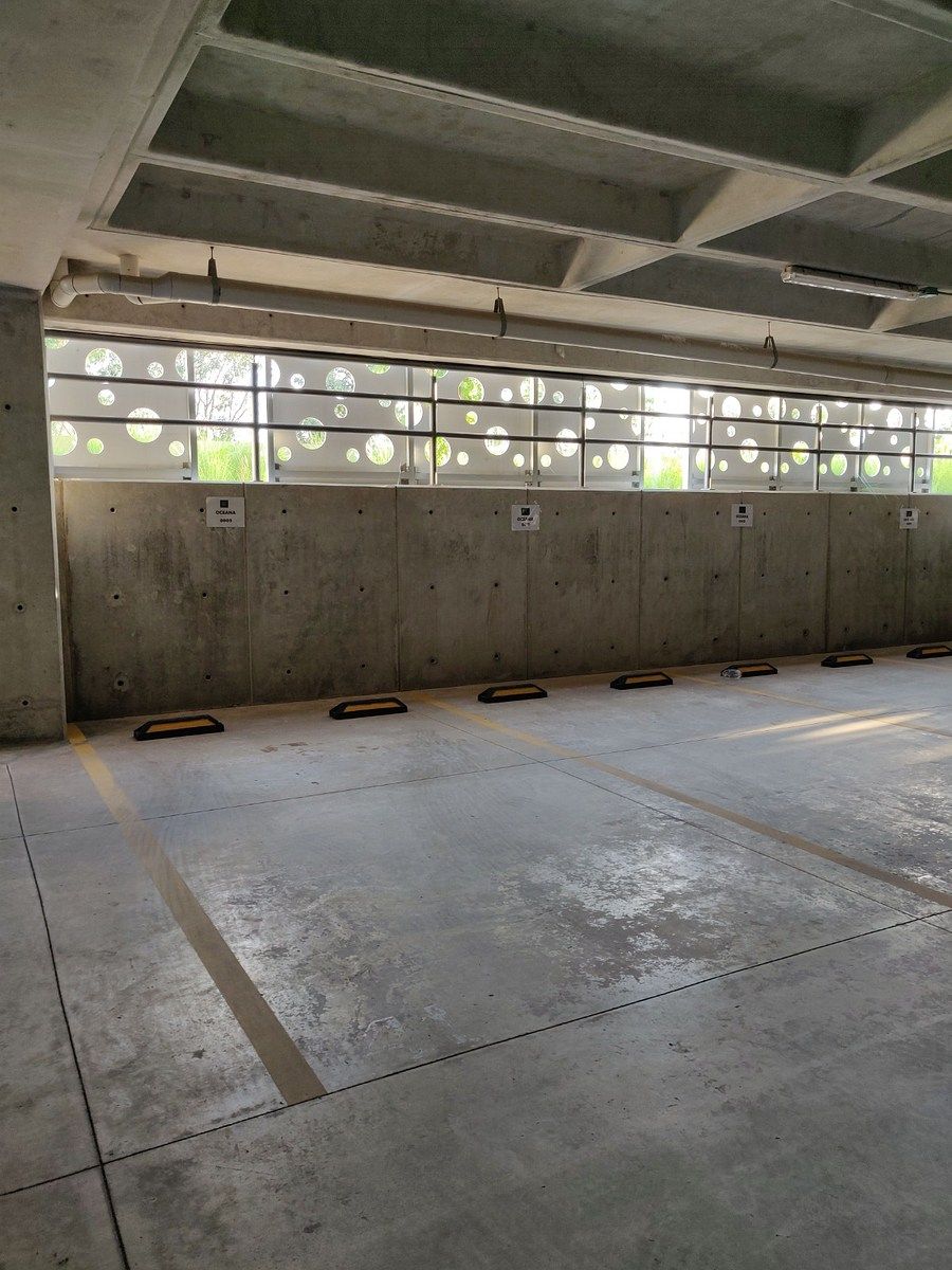 19 of 22: EstacionamientoAmenidades