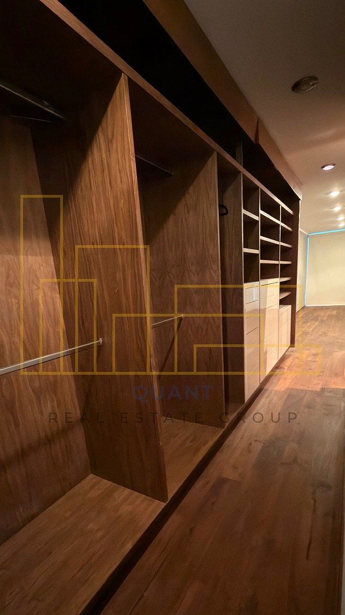 22 de 26: Walking Closeth MS