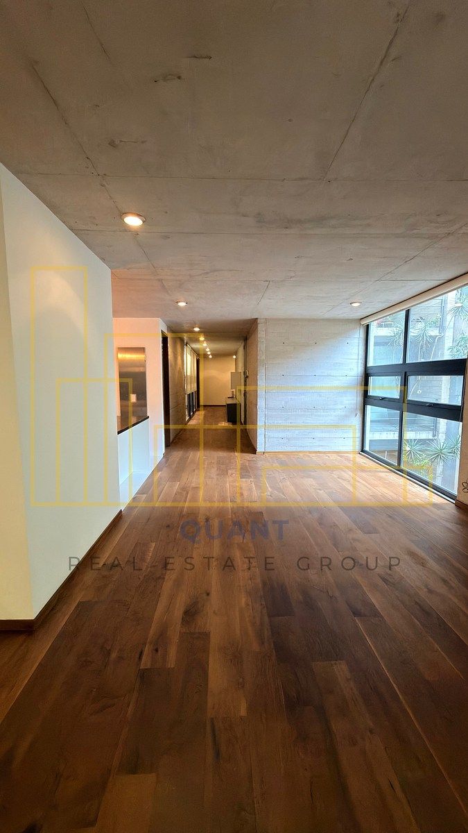 5 de 26: Vista sala a pasillo