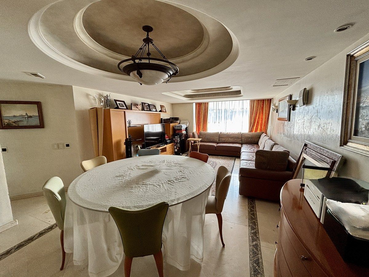 9 de 32: área de antecomedor y usos múltiples