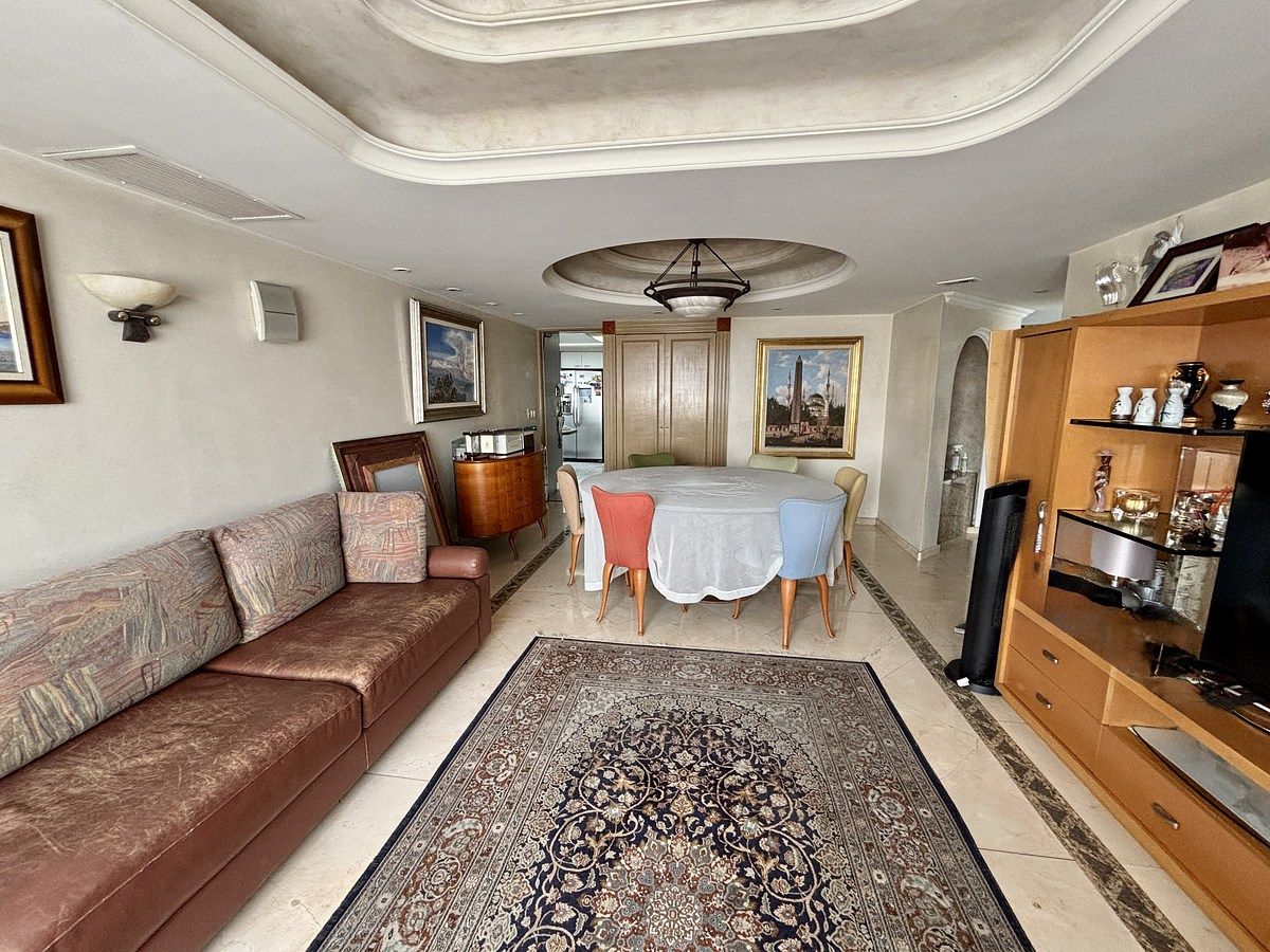 10 de 32: área de antecomedor y usos múltiples