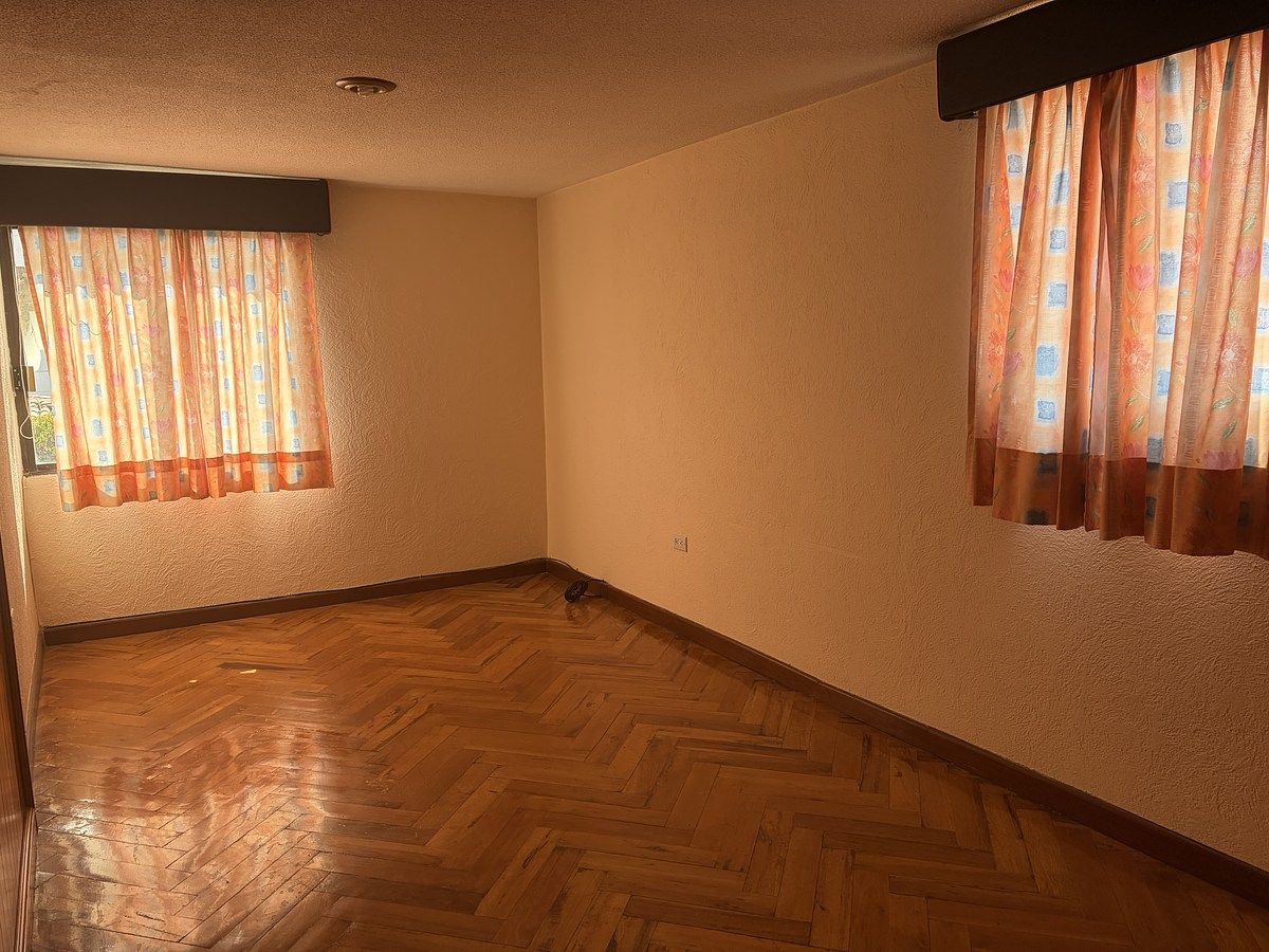 23 de 35: Tercera recámara o alcoba