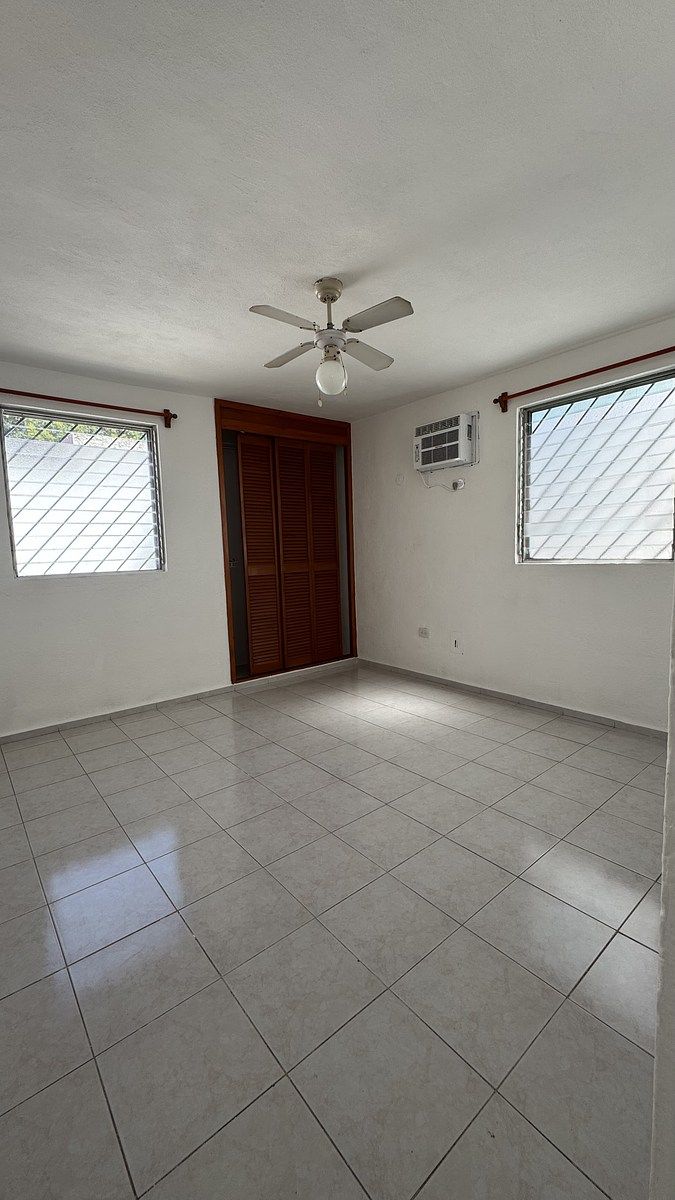 9 of 12: Habitación 2