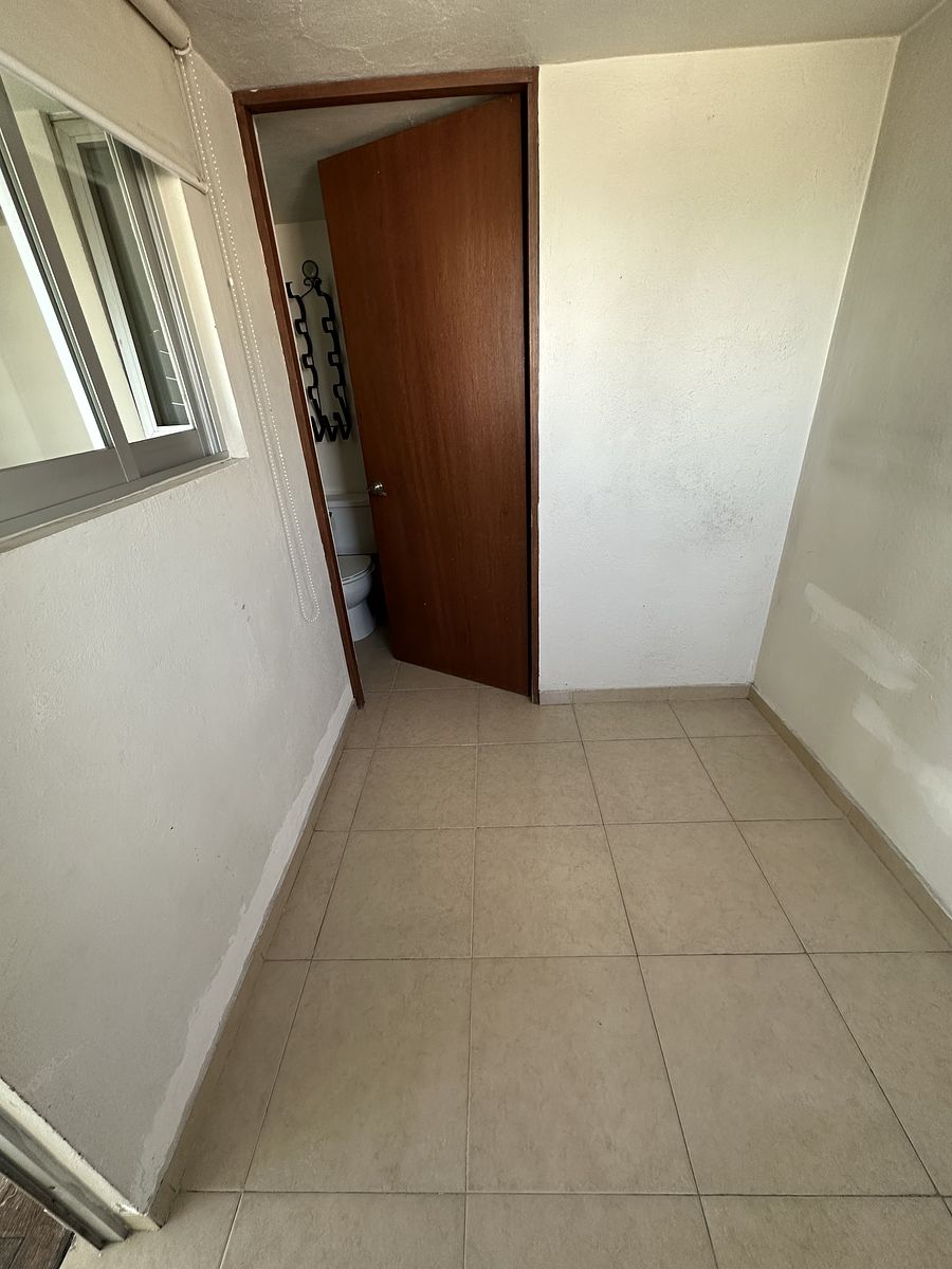 20 de 20: CUARTO DE SERVICIO