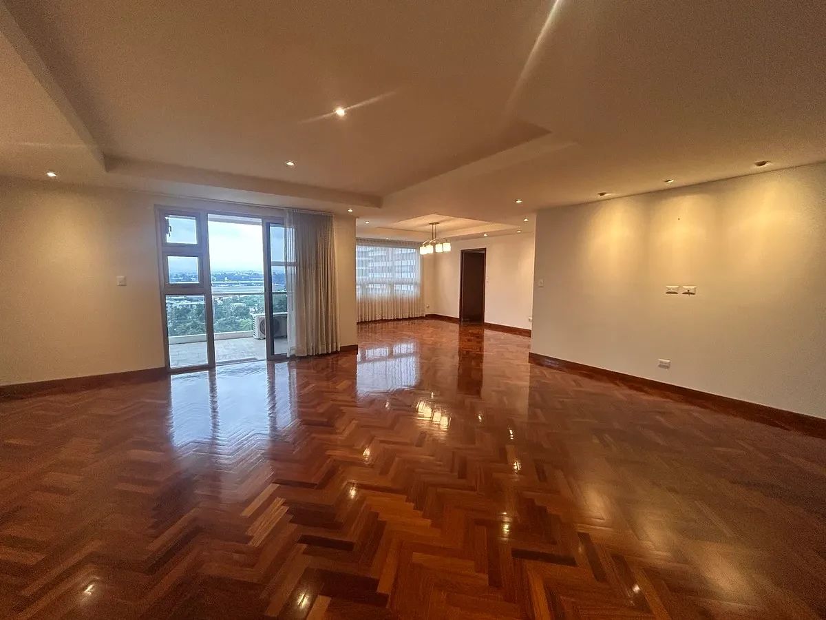 🏢 Apartamento en Zona 14 – 321 m² | 3 Dormitorios con baño | Balcones, foto 1 de 26