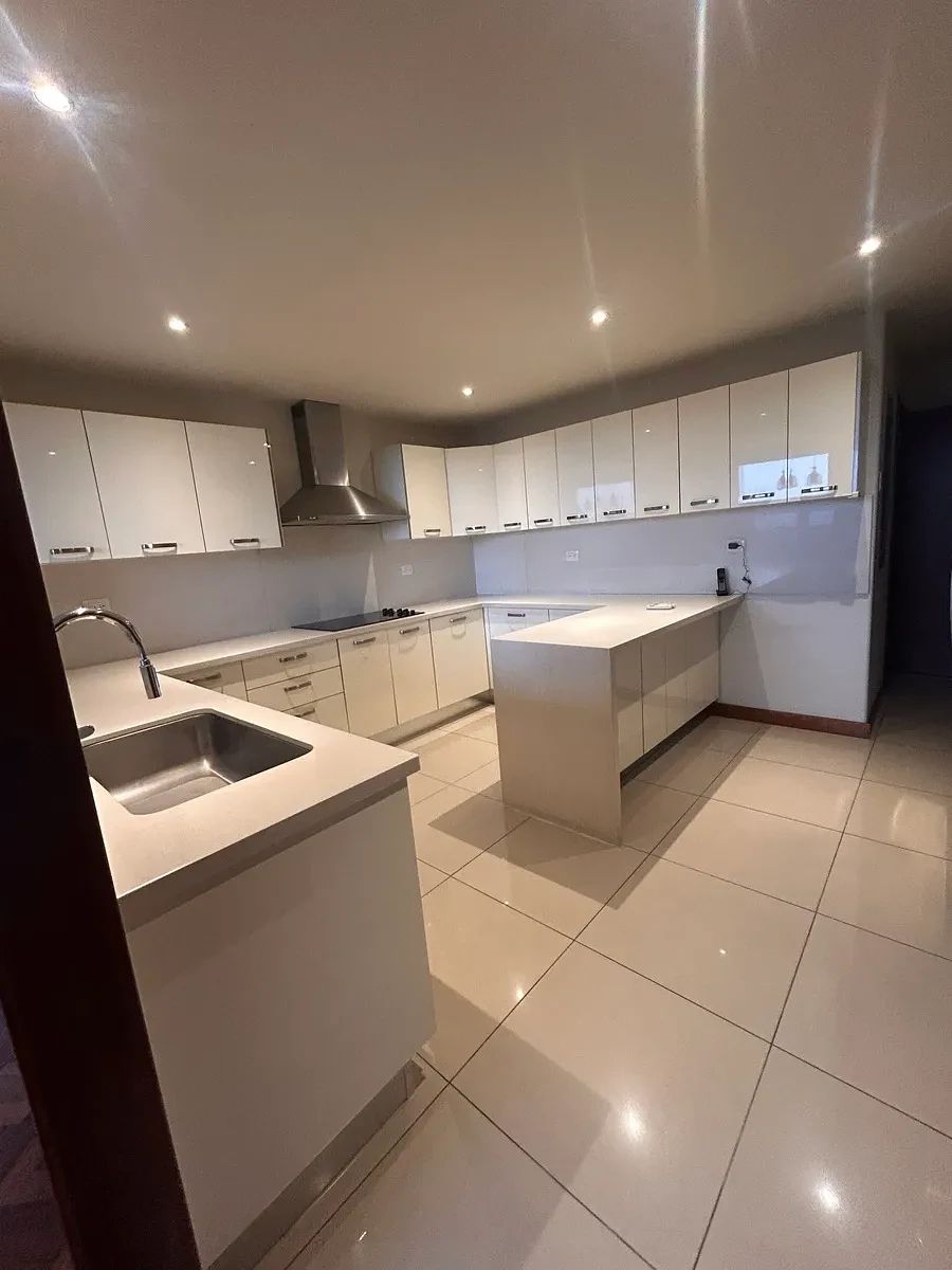 Apartamento en Zona 14, Guatemala, foto 5 de 26