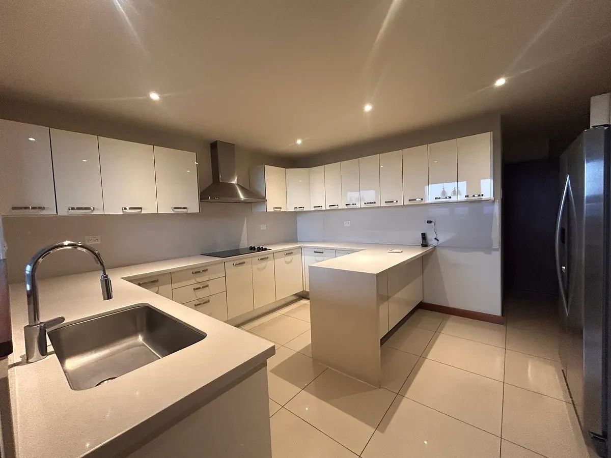Apartamento en Zona 14, Guatemala, foto 2 de 26