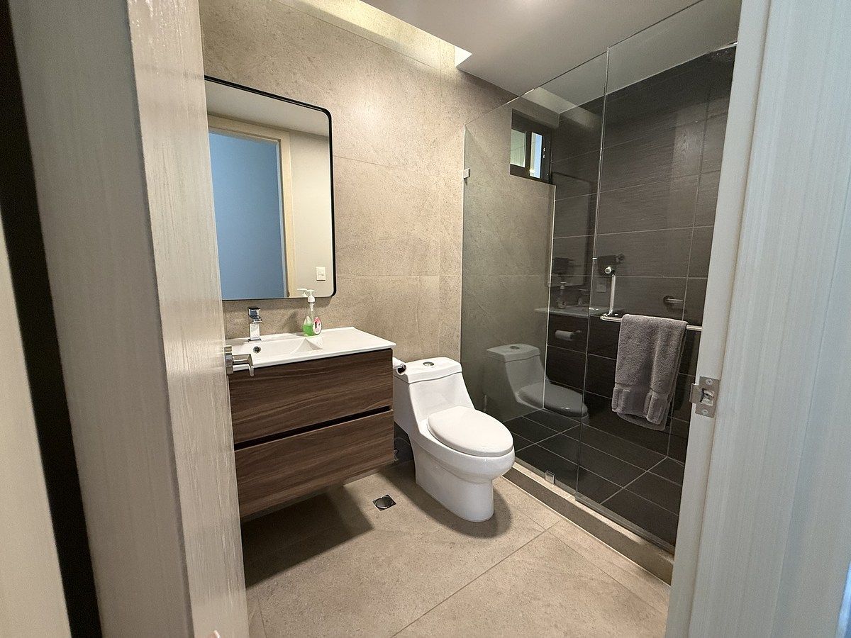 12 de 19: Baño visitas