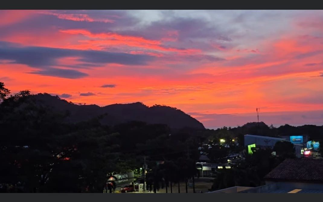 A beautiful sunset in Coco, photo 25 of 32