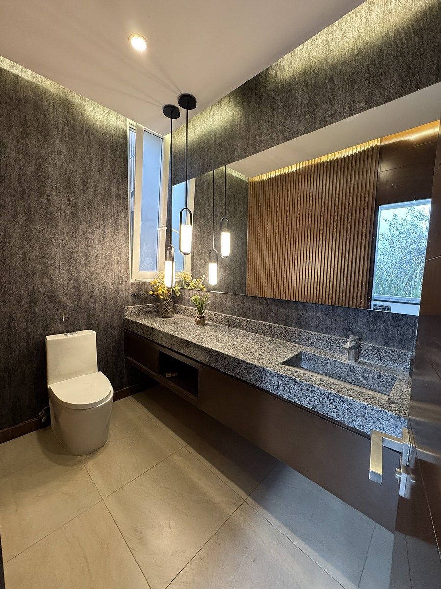 3 de 37: Medio baño visitas