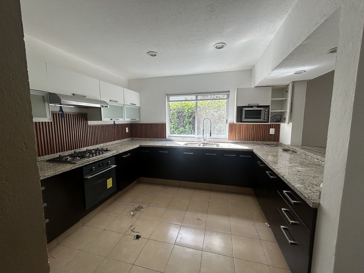 3 de 14: Cocina amplia