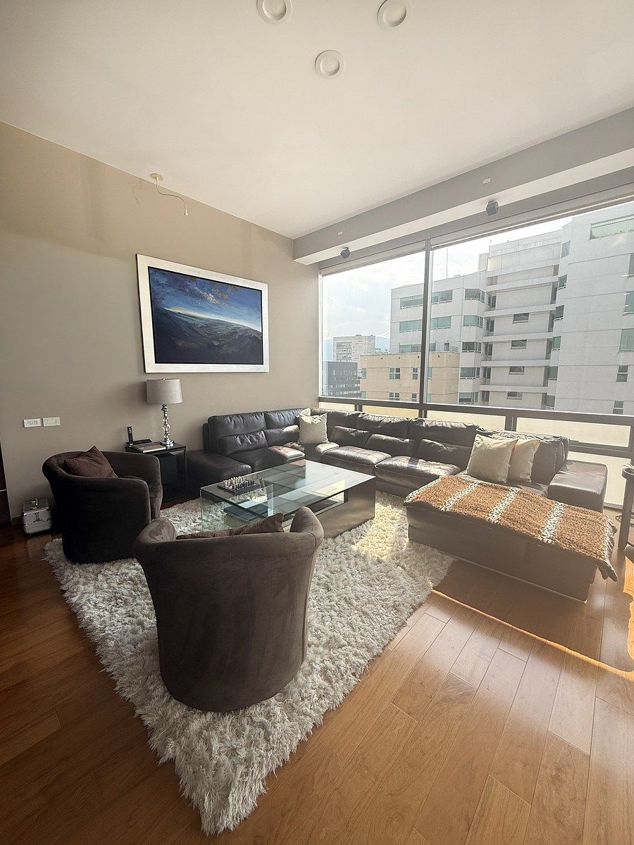 27 of 39: FAMILY ROOM