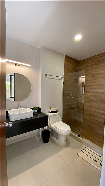 8 de 14: Baño Completo