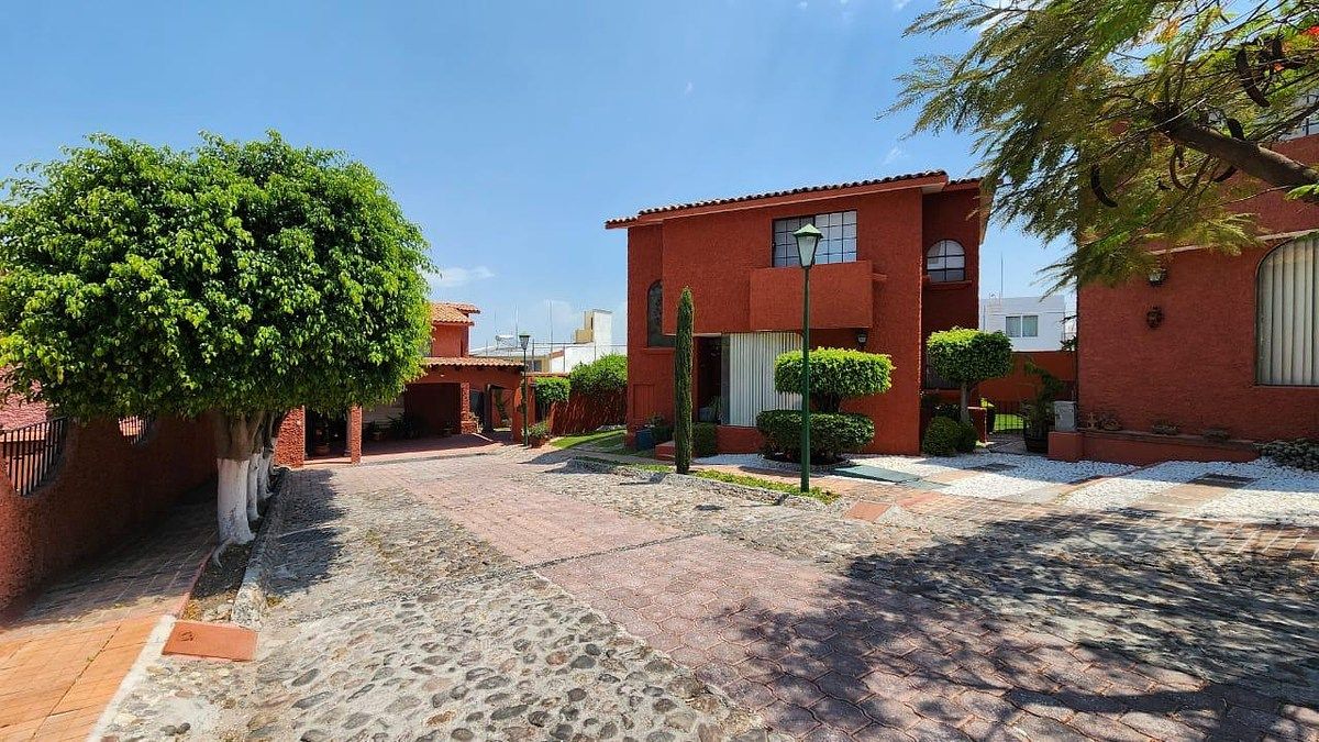 VENTA CASA CENTRO SUR* jardin + cuarto de servicio