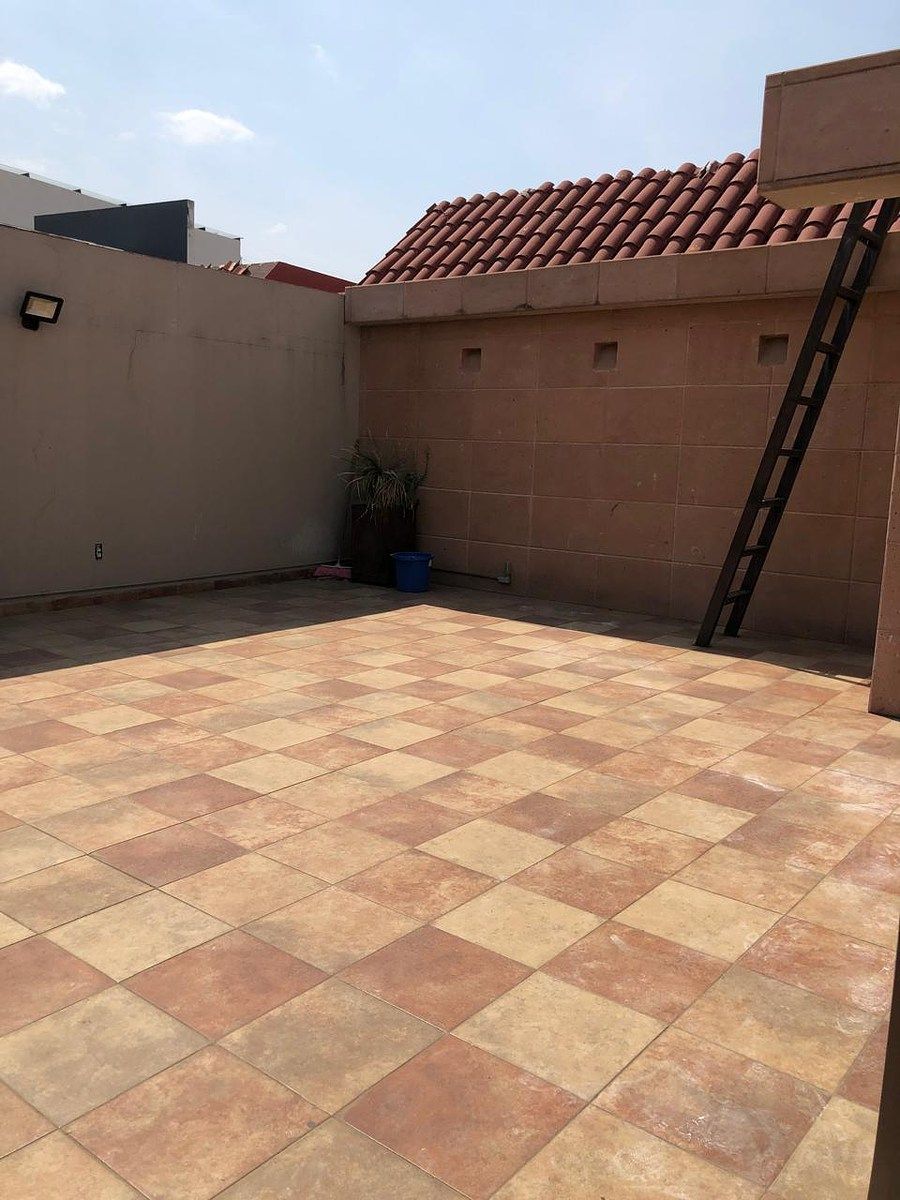 15 of 42: Garaje para dos autos