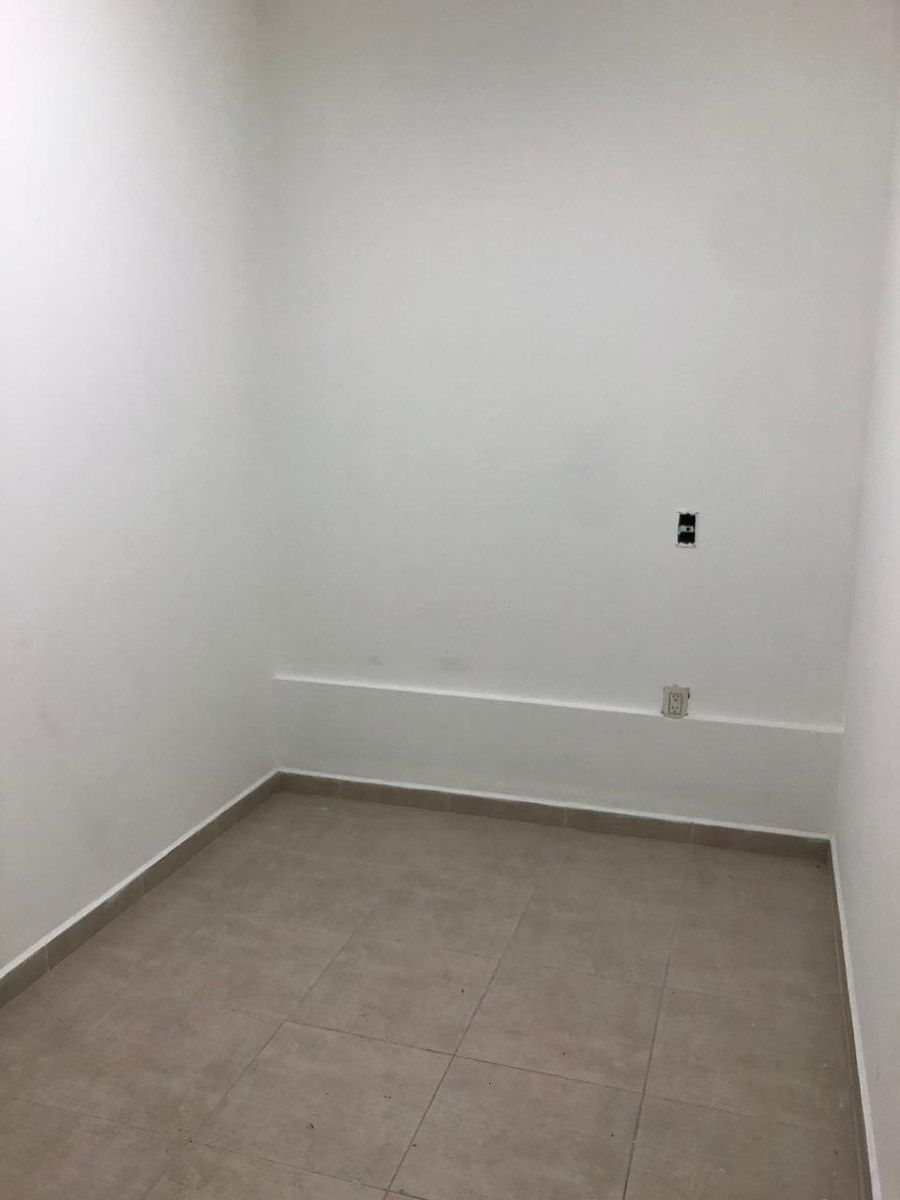 22 of 42: Cuarto de Servicio