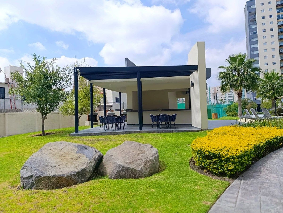 22 de 28: Terraza con área de bar