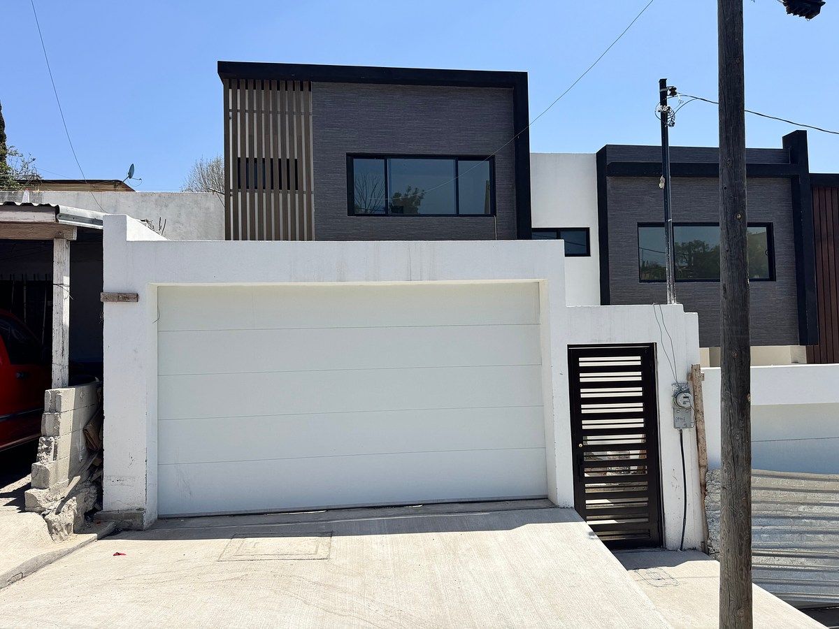 CASA EN VENTA EN LOS PINOS, foto 1 de 14