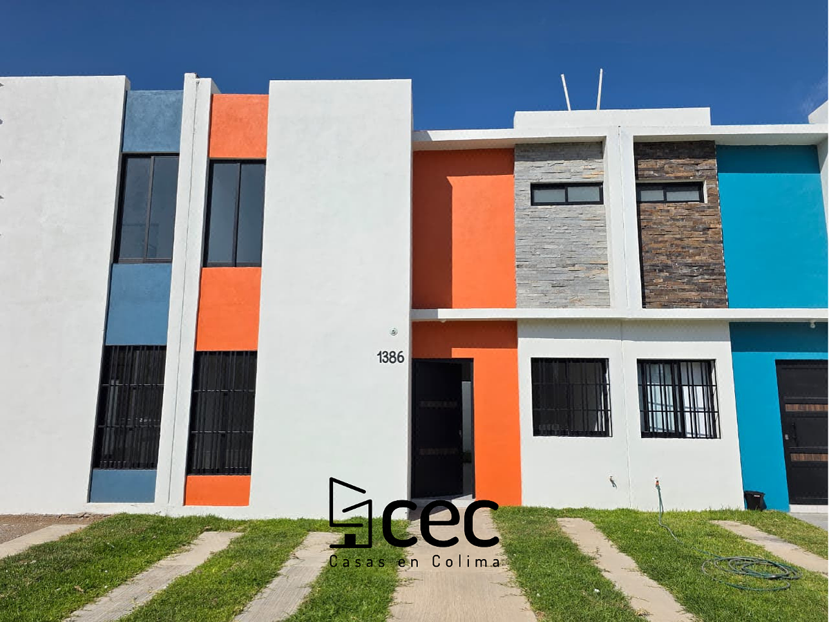 Casa en Venta, 2 Plantas, 3 Recámaras, 3 Baños, Cochera para 2 Autos