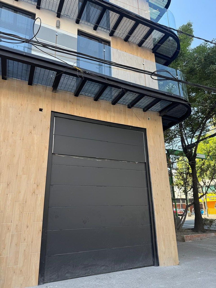 10 de 26: Entrada Estacionamiento