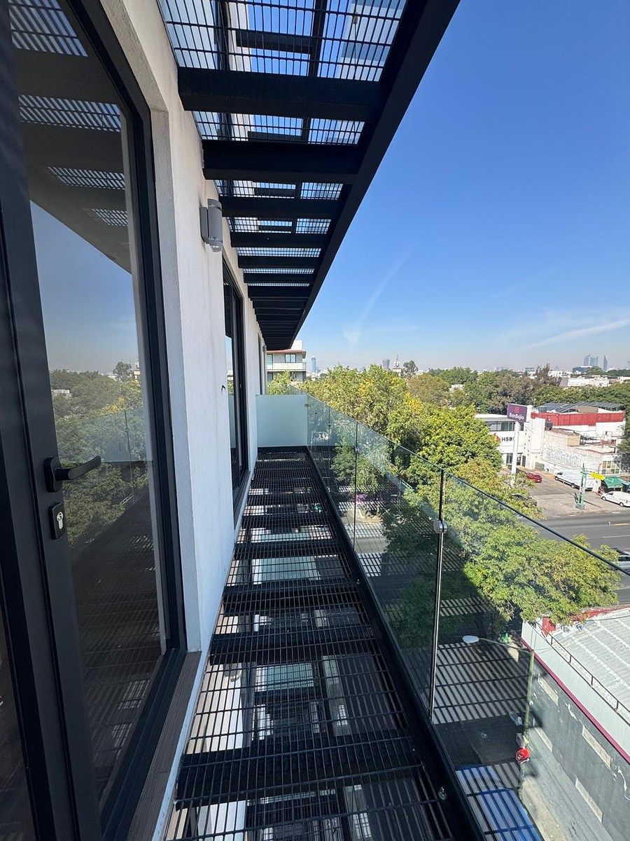 4 de 26: Balcón Sala