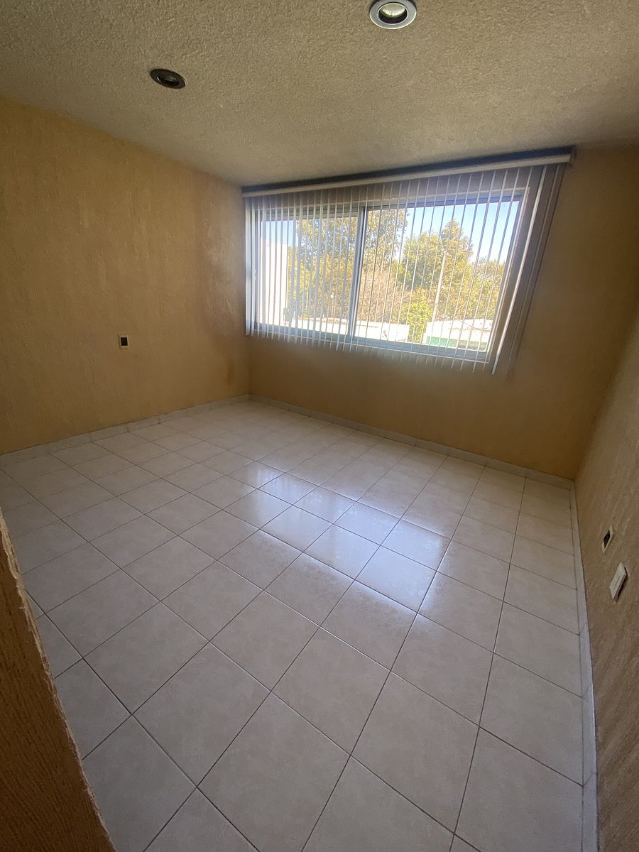 20 de 26: Recámara secundaria 2