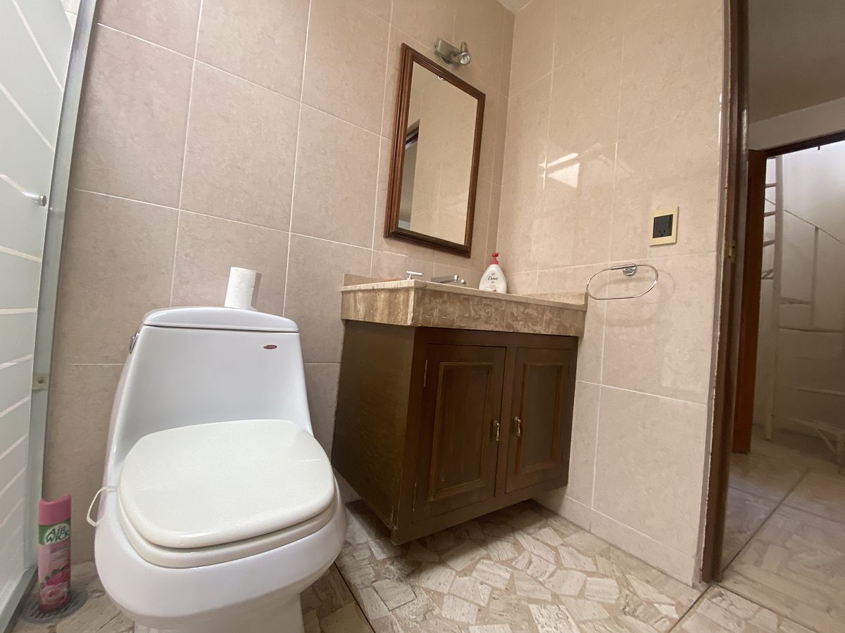 25 de 26: 2do Baño completo