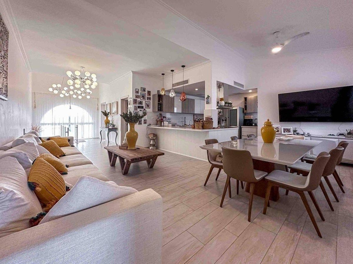 2 de 43: SALA/COMEDOR