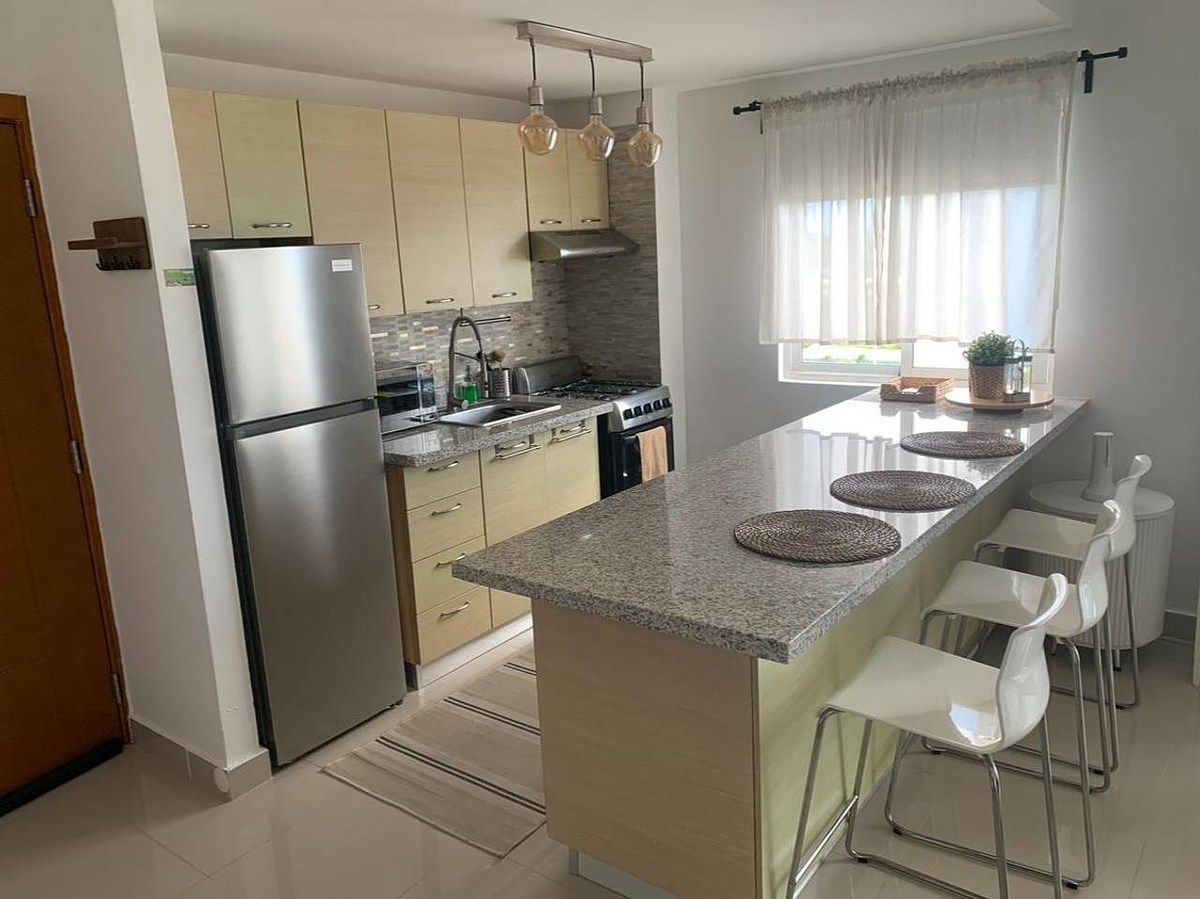 6 de 25: DESAYUNADOR/COCINA