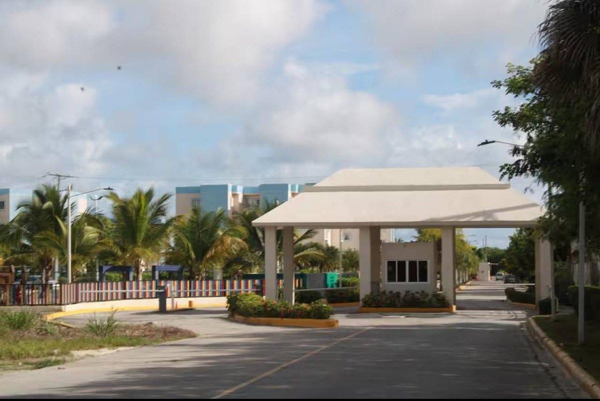 22 de 25: ENTRADA DE ACCESO