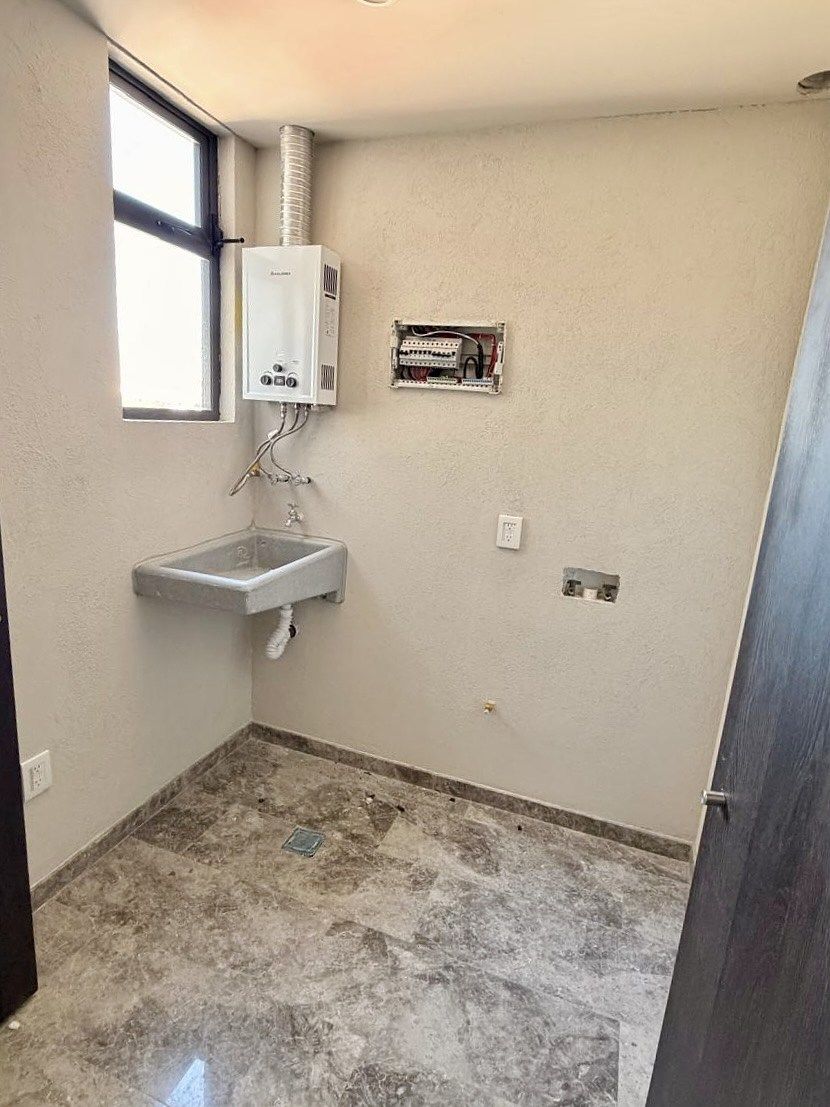 7 de 14: Amplio cuarto de lavado