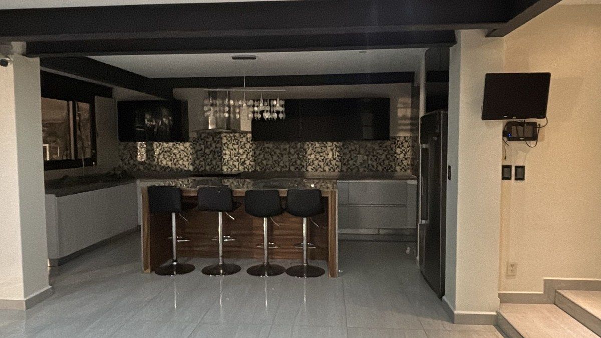 4 de 14: Cocina Equipada