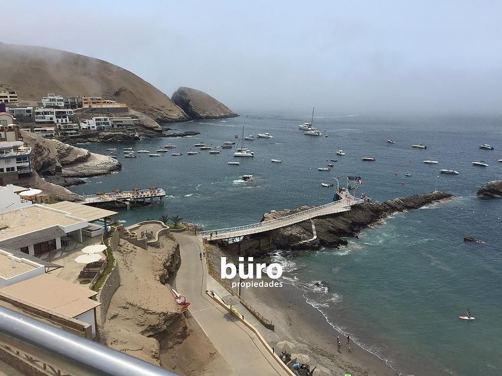 8 de 16: Preciosa vista a toda la playa desde la terraza de la casa