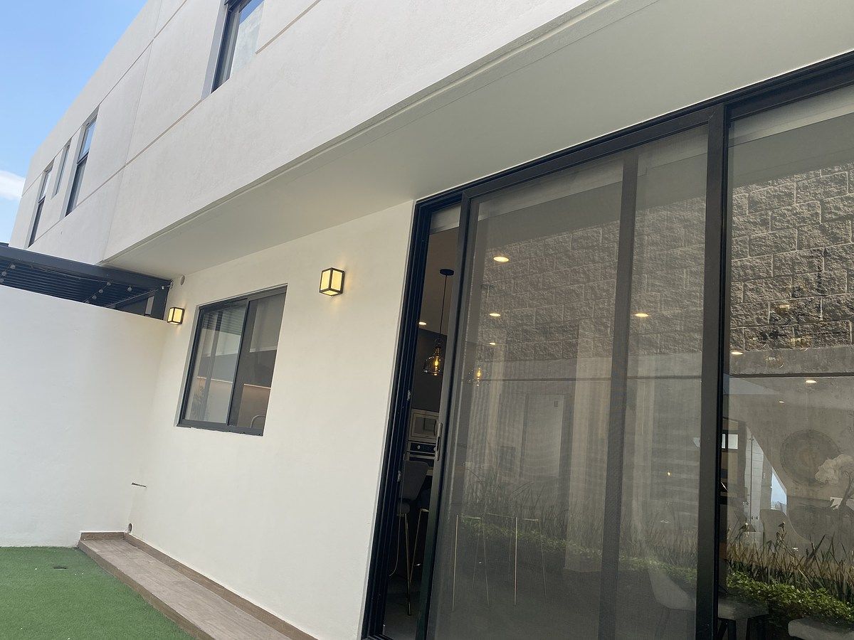 14 de 23: Jardín traserto