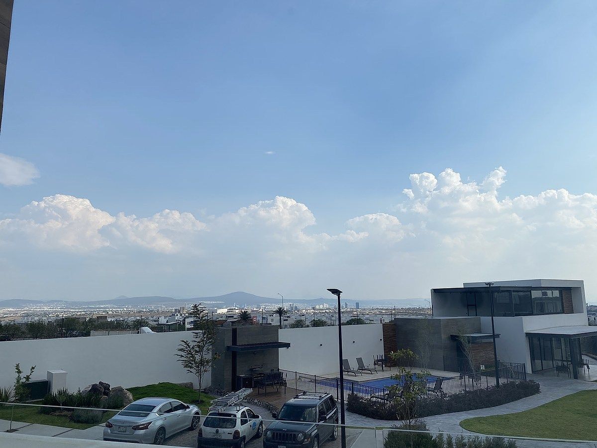 18 de 34: Condominio con amenidades