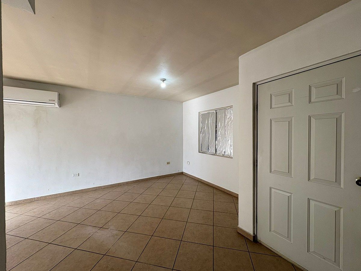 Casa en Villa Toledo, Mexicali, foto 3 de 19