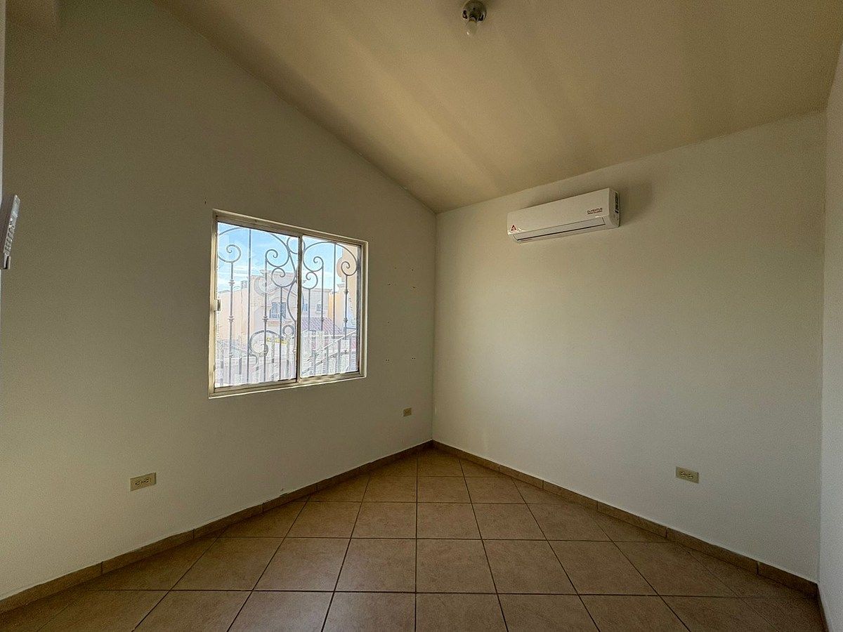 Casa en Villa Toledo, Mexicali, foto 11 de 19