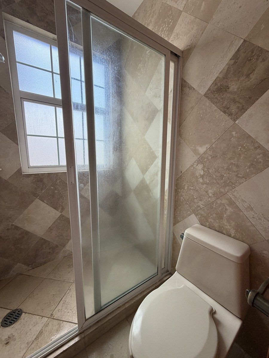 27 de 38: BAÑO REC 4