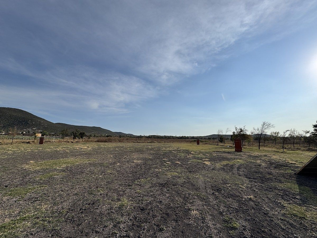 2 de 9: Vista del terreno