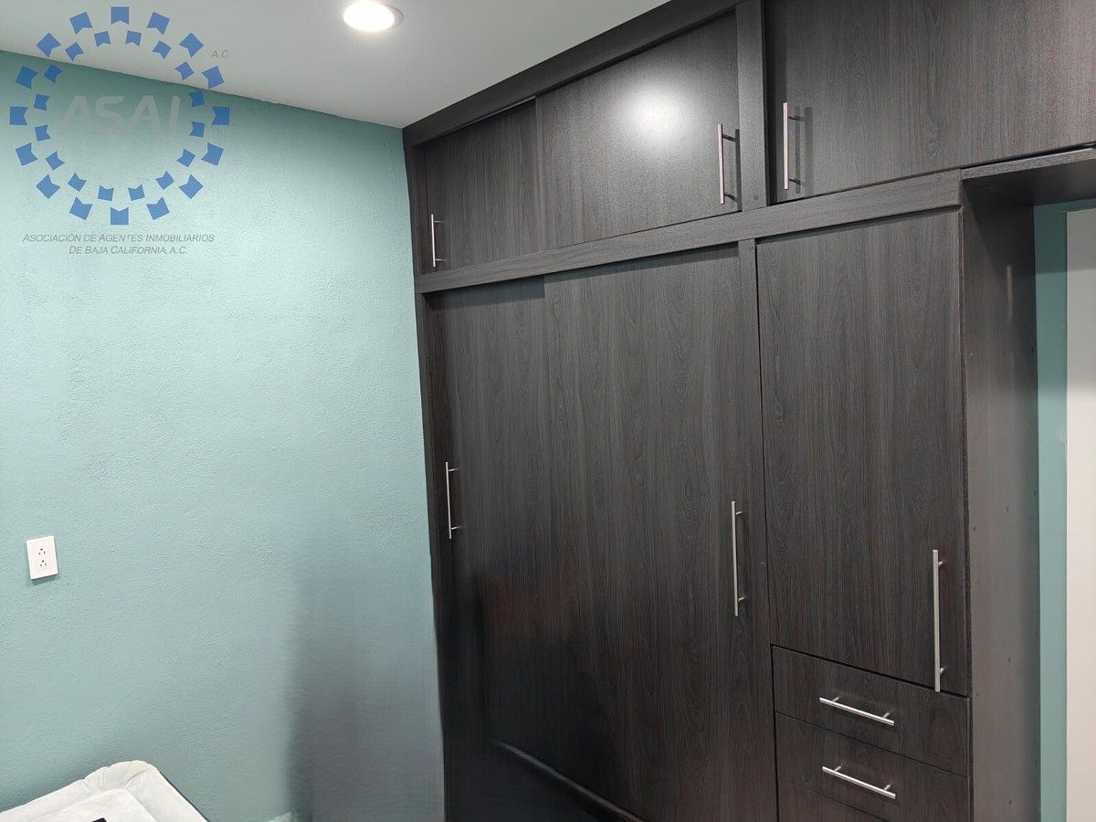 8 de 10: CLOSET RECAMARA 2