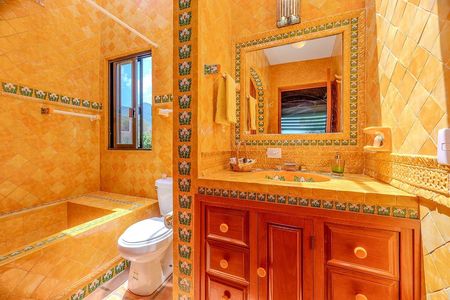 Casa de campo en San Miguel de Allende con casita y amueblada