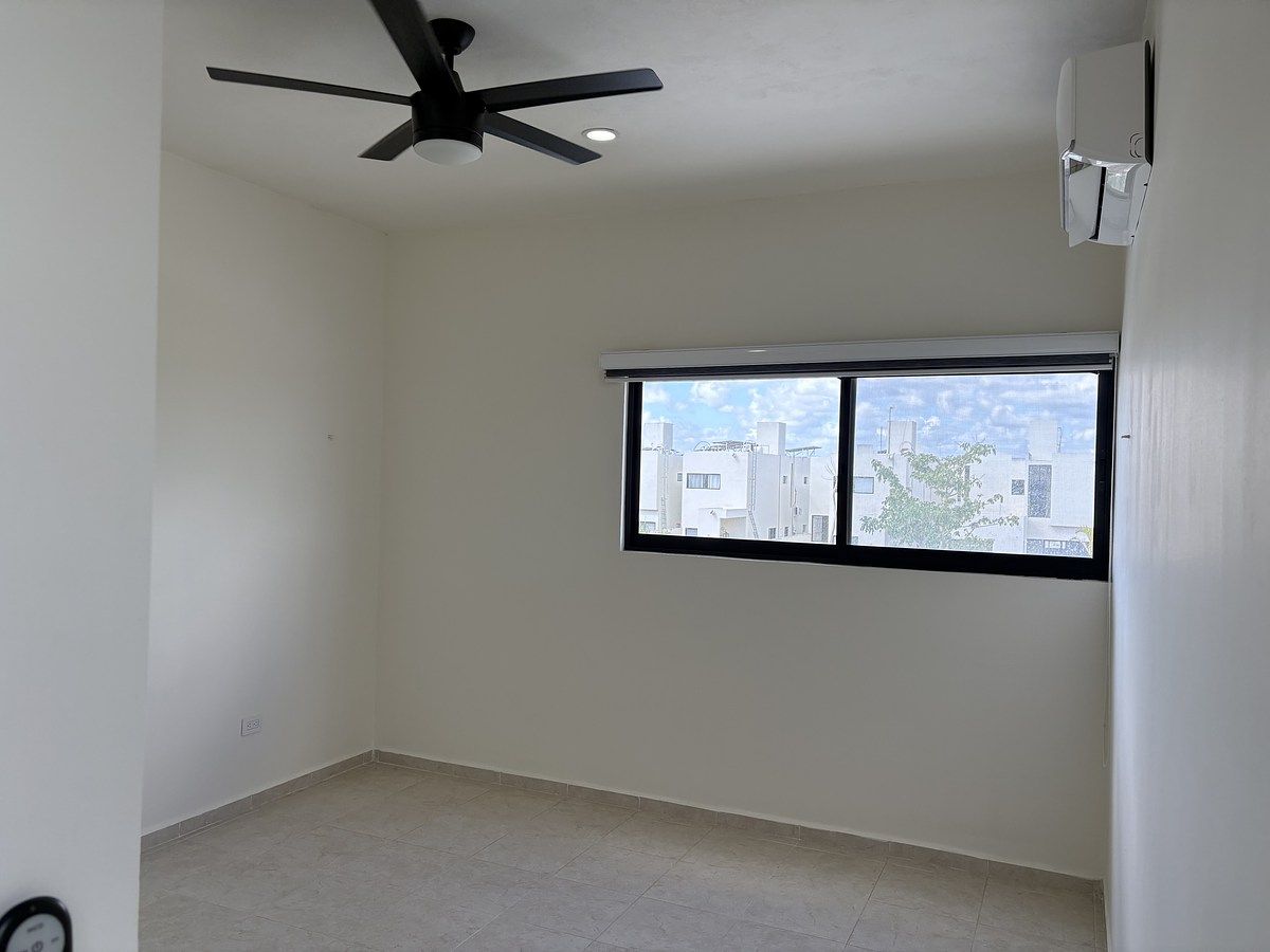 12 de 33: casa en venta en Conkal