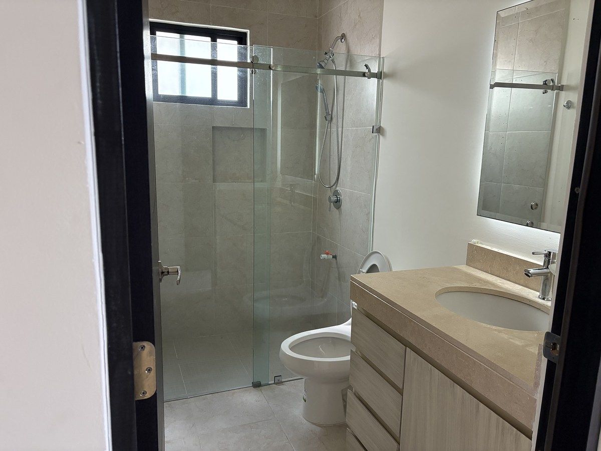 27 de 33: casa en venta en Conkal