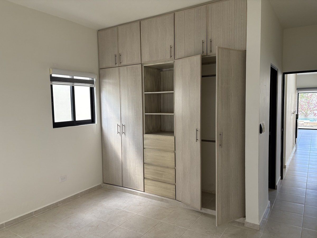 28 de 33: casa en venta en Conkal