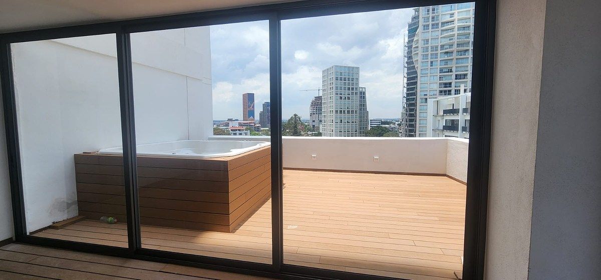 14 de 18: Jacuzzi (Área común)