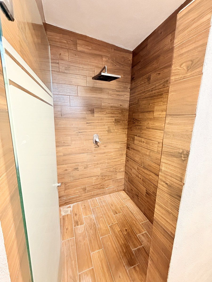 22 de 34: BAÑO MASTER ROOM 1