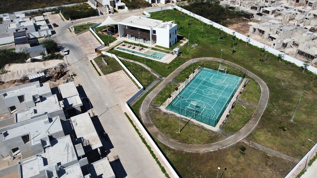 18 de 18: Amenidades: Cancha de usos múltiples