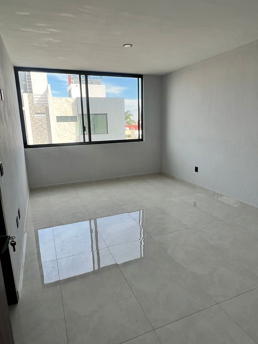 8 de 21: RECAMARA PRINCIPAL