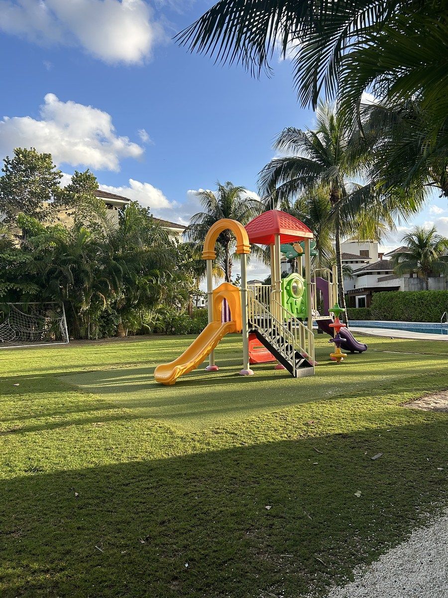 22 de 28: Area de juegos