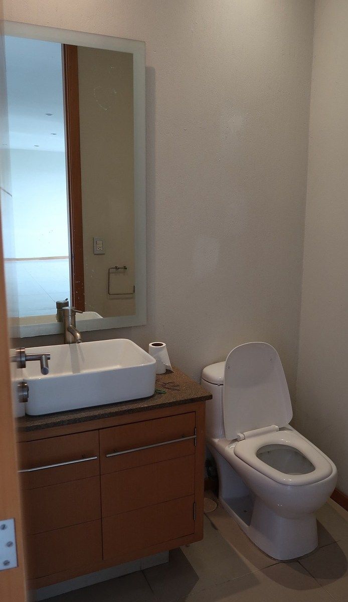 10 de 35: Medio Baño